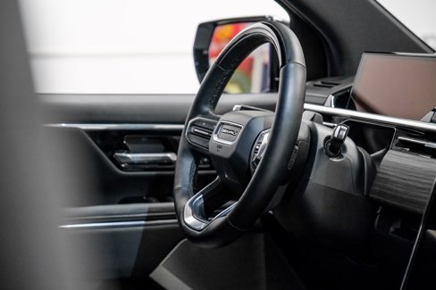 Used 2024 GMC Sierra EV Denali image 18