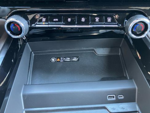 New 2025 Chevrolet Tahoe Z71 w/ Comfort Package image 31