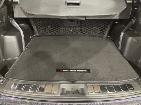 New 2025 Mitsubishi Outlander SE image 10
