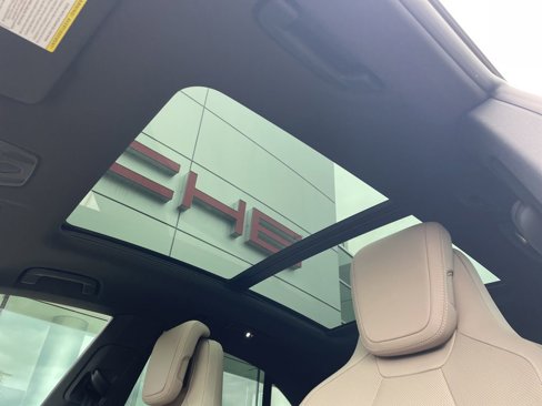 Used 2025 Porsche Macan 4 Electric image 23