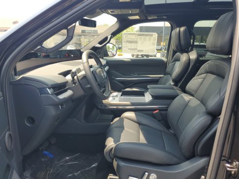 New 2025 Lincoln Navigator Reserve w/ Jet Appearance Package image 12