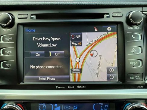 Used 2019 Toyota Highlander XLE image 16