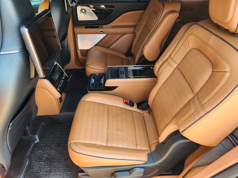 Used 2020 Lincoln Aviator Black Label w/ Dynamic Handling Package image 32