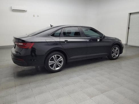 Used 2023 Volkswagen Jetta SE image 10