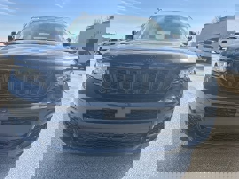 New 2025 Jeep Grand Cherokee L Altitude image 3