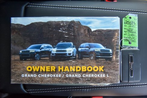 New 2025 Jeep Grand Cherokee L Overland image 21