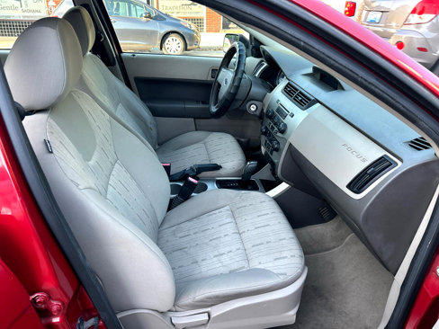 Used 2009 Ford Focus SE image 10