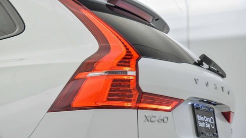 Certified 2025 Volvo XC60 T8 Plus w/ Protection Package Premier image 12