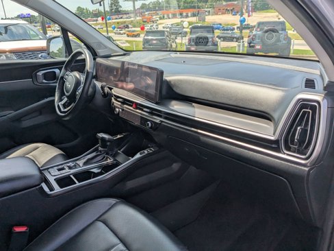 Used 2025 Kia Sorento S image 27