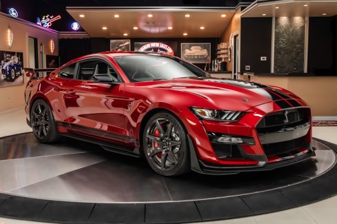 Used 2021 Ford Mustang Shelby GT500 w/ Carbon Fiber Track Pack image 9