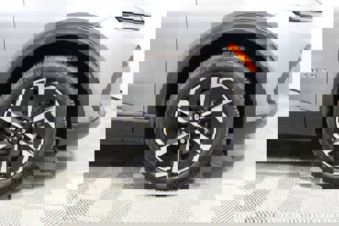 Used 2025 Chevrolet Equinox EV LT w/ LPO, All-Weather Mat Package image 21