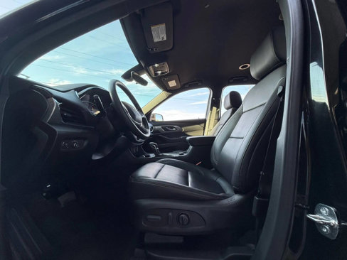 Used 2023 Chevrolet Traverse LT w/ LT Premium Package image 27