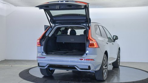 Certified 2025 Volvo XC60 B5 Core w/ Protection Package Premier image 25