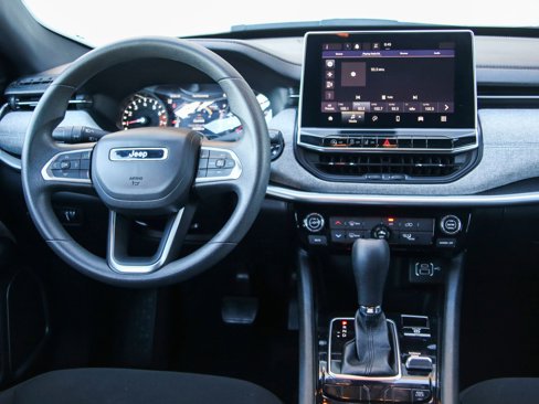 Used 2023 Jeep Compass Sport image 16