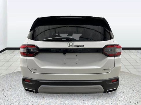 New 2025 Honda Pilot Touring image 4