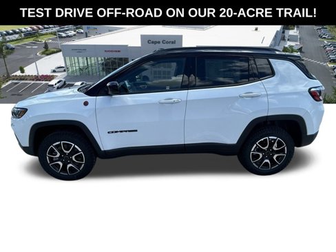 New 2025 Jeep Compass Trailhawk image 7