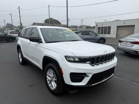 Used 2023 Jeep Grand Cherokee Laredo X image 7