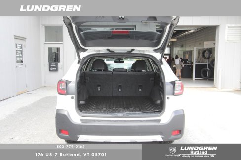 Used 2023 Subaru Outback Limited image 32
