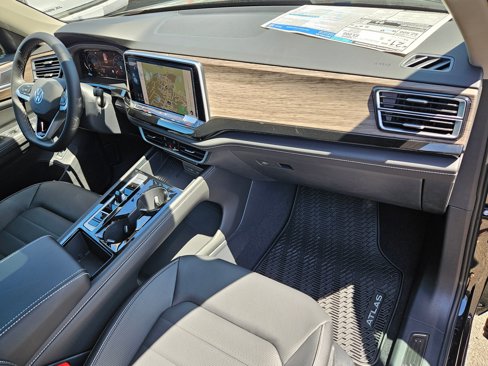 New 2025 Volkswagen Atlas SEL image 31
