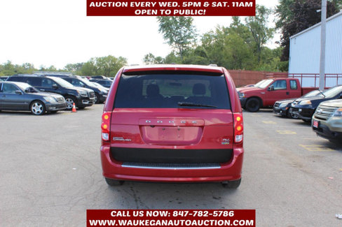 Used 2016 Dodge Grand Caravan R/T image 5