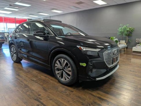 Used 2023 Audi Q4 e-tron Premium Plus w/ Premium Plus image 4