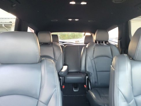 Used 2023 Buick Enclave Essence image 4