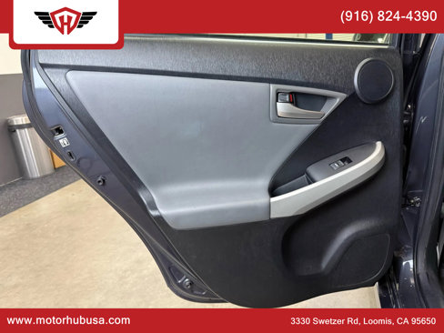 Used 2015 Toyota Prius Five image 41