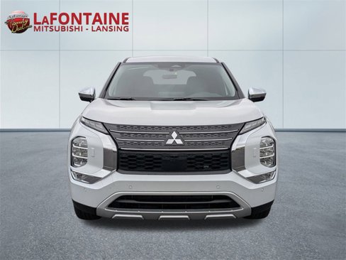 New 2025 Mitsubishi Outlander SE image 8