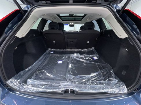 New 2026 Volvo XC60 B5 Plus w/ Climate Package image 11