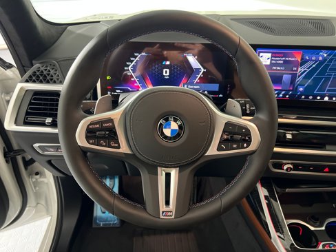 New 2026 BMW X7 M60i image 17