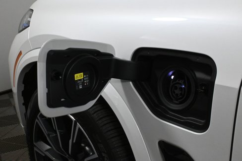 New 2026 BMW X5 xDrive50e w/ M Sport Package image 15