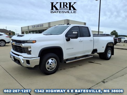 Used 2024 Chevrolet Silverado 3500 LT image 1