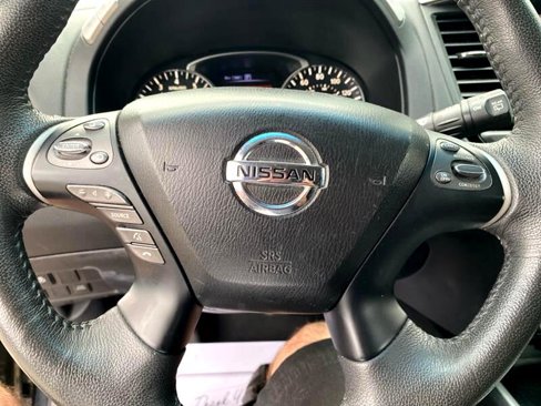 Used 2016 Nissan Pathfinder SV image 16
