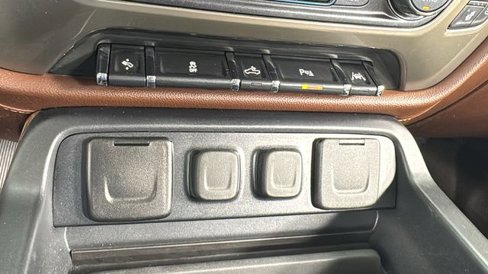Used 2018 Chevrolet Silverado 1500 High Country image 28