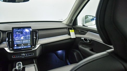 New 2025 Volvo XC90 T8 Plus w/ Protection Package Premier image 16