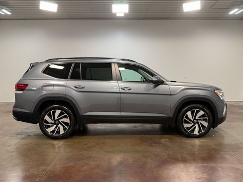 Used 2025 Volkswagen Atlas SE image 23