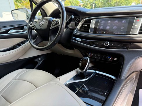 Used 2021 Buick Enclave Essence image 30