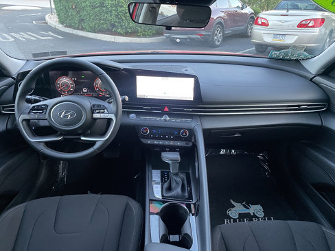 Used 2023 Hyundai Elantra SEL w/ Convenience Package image 36