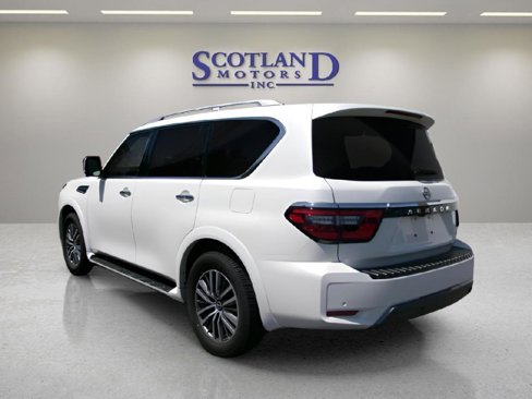 Used 2024 Nissan Armada SL w/ Captain's Chairs Package image 8