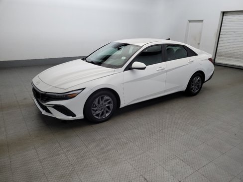 Used 2024 Hyundai Elantra SEL image 2