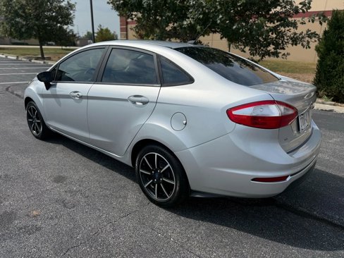 Used 2019 Ford Fiesta SE image 3