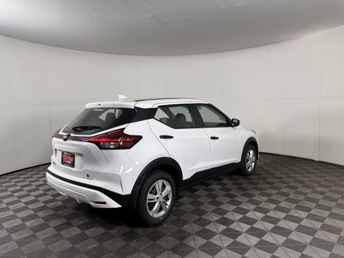 New 2024 Nissan Kicks S image 18