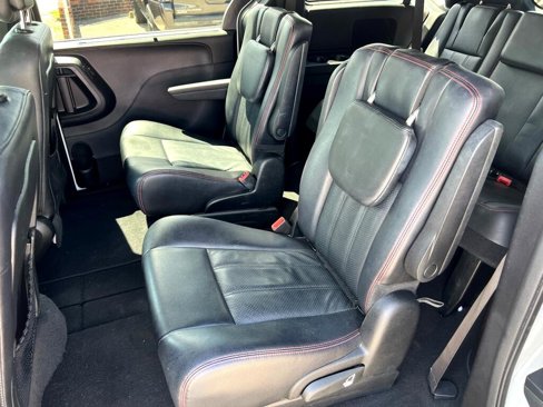 Used 2019 Dodge Grand Caravan GT image 12