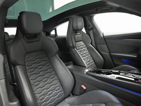 Used 2022 Audi e-tron GT Prestige image 15