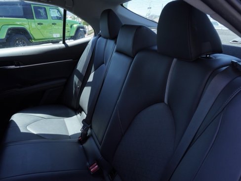 Used 2023 Toyota Camry XSE image 18