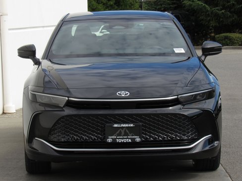 New 2026 Toyota Crown XLE image 3