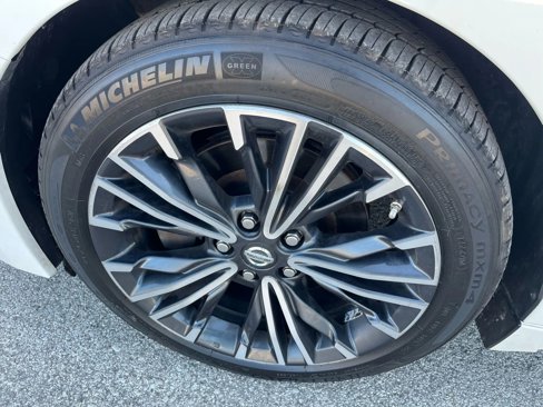 Used 2017 Nissan Maxima 3.5 SV w/ Dynamic Package image 25