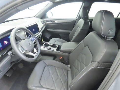New 2026 Volkswagen Atlas Cross Sport SE image 19