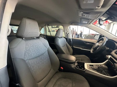 Used 2023 Toyota RAV4 XLE image 33