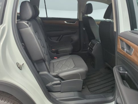 New 2025 Volkswagen Atlas SE image 26